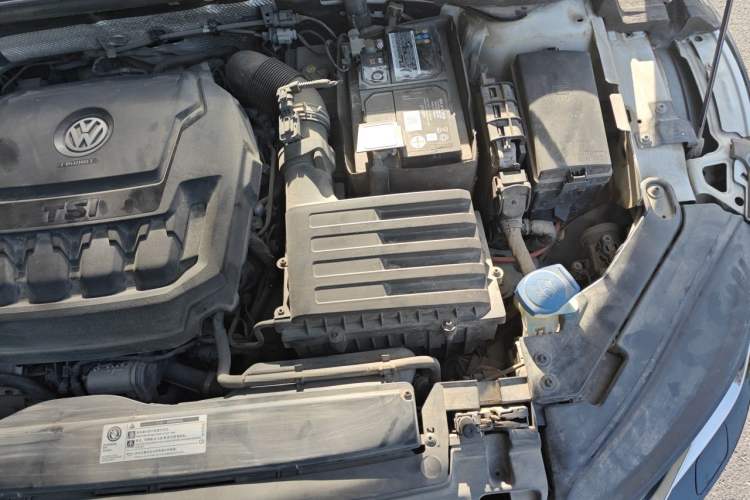 Used Volkswagen FAW-Volkswagen CC 2020 330TSI Glamour Edition China VI Standard Engine Bay Left