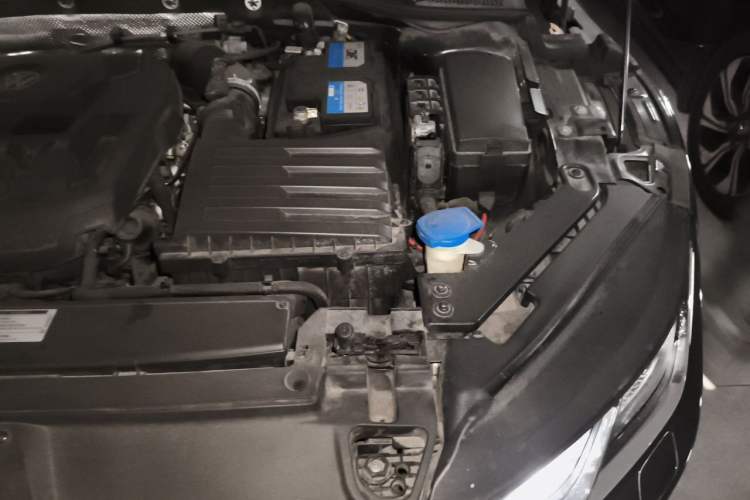 Used Volkswagen FAW-Volkswagen CC 2020 330TSI Glamour Edition China VI Standard Engine Bay Left