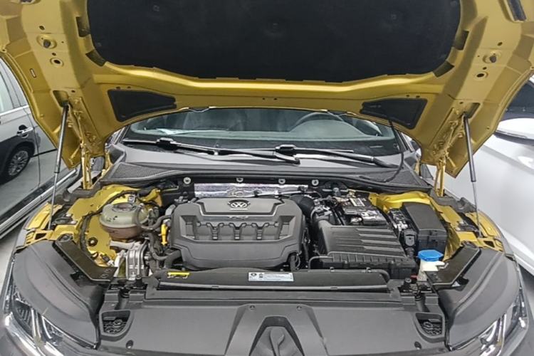Used Volkswagen FAW-Volkswagen CC 2020 330TSI Glamour Edition China VI Standard Engine Bay