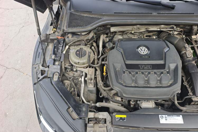Used Volkswagen FAW-Volkswagen CC 2020 330TSI Glamour Edition China VI Standard Engine Bay Right