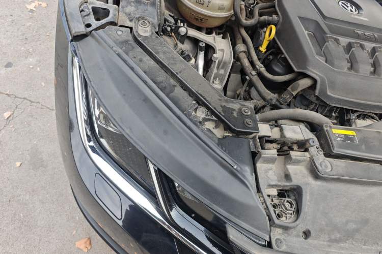 Used Volkswagen FAW-Volkswagen CC 2020 330TSI Glamour Edition China VI Standard Engine Bay Right