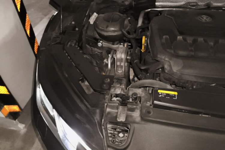 Used Volkswagen FAW-Volkswagen CC 2020 330TSI Glamour Edition China VI Standard Engine Bay Right
