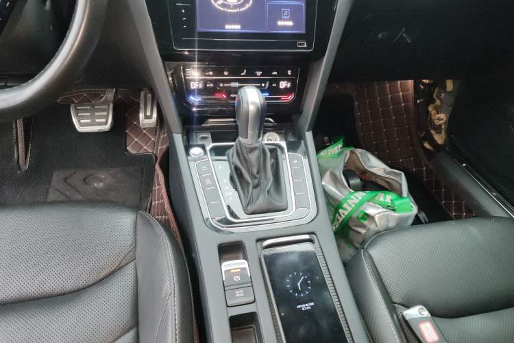 Used Volkswagen FAW-Volkswagen CC 2020 330TSI Glamour Edition China VI Standard Gear Lever
