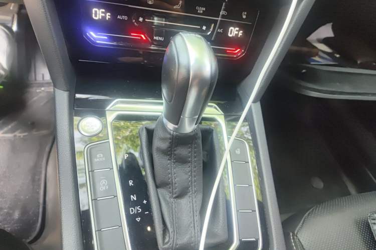 Used Volkswagen FAW-Volkswagen CC 2020 330TSI Glamour Edition China VI Standard Gear Lever