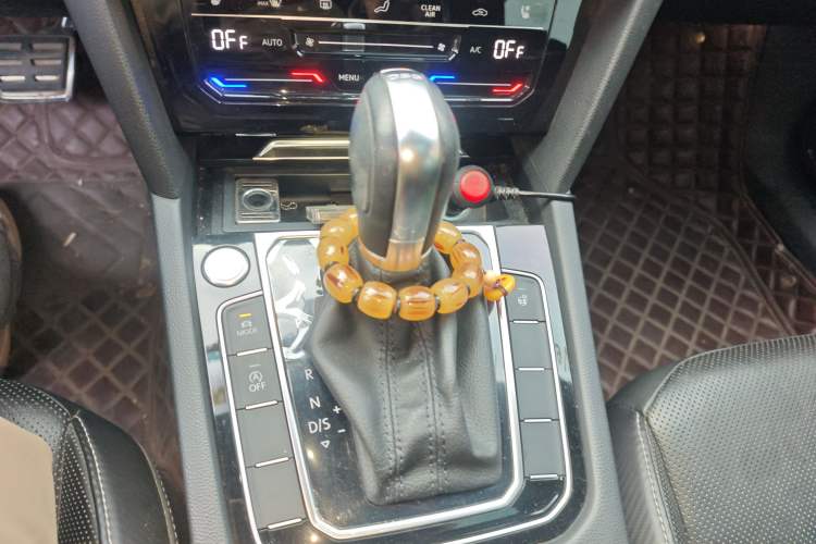 Used Volkswagen FAW-Volkswagen CC 2020 330TSI Glamour Edition China VI Standard Gear Lever