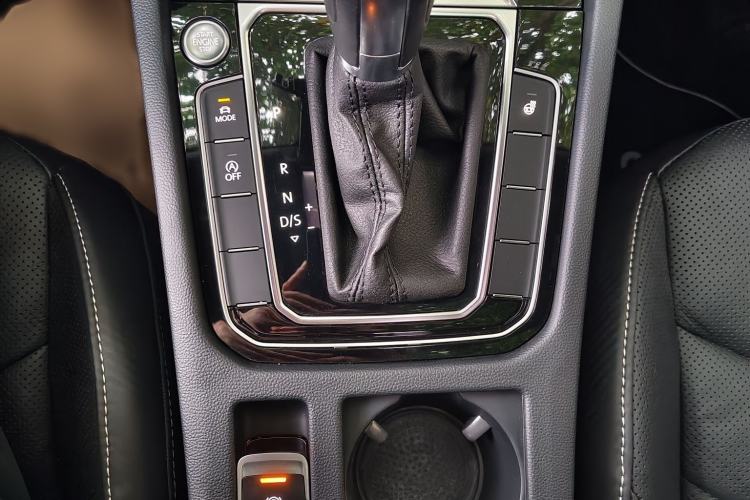 Used Volkswagen FAW-Volkswagen CC 2020 330TSI Glamour Edition China VI Standard Gear Lever