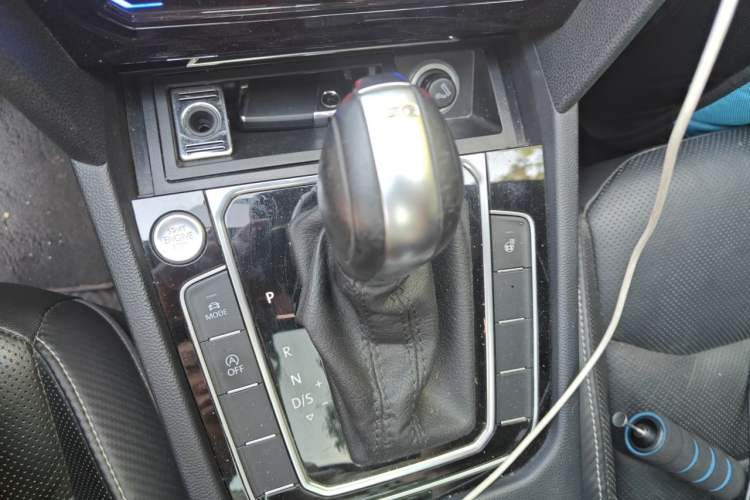 Used Volkswagen FAW-Volkswagen CC 2020 330TSI Glamour Edition China VI Standard Gear Lever