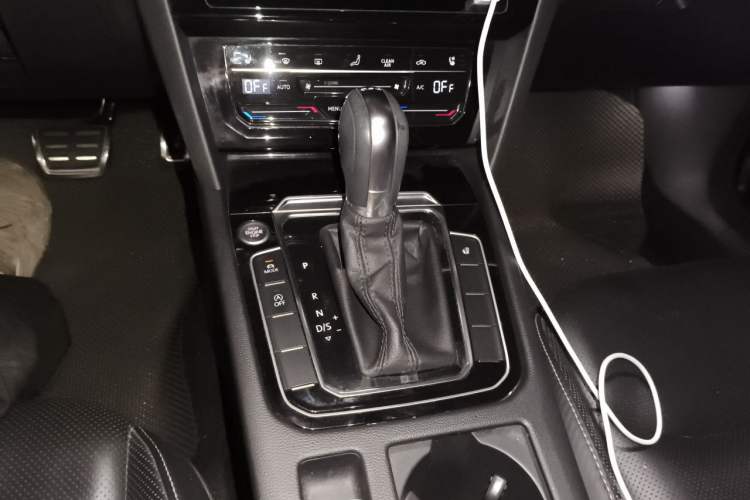 Used Volkswagen FAW-Volkswagen CC 2020 330TSI Glamour Edition China VI Standard Gear Lever