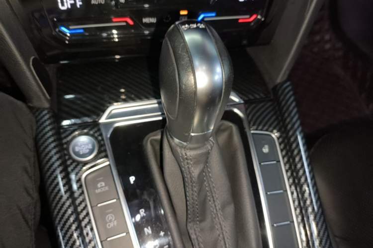 Used Volkswagen FAW-Volkswagen CC 2020 330TSI Glamour Edition China VI Standard Gear Lever