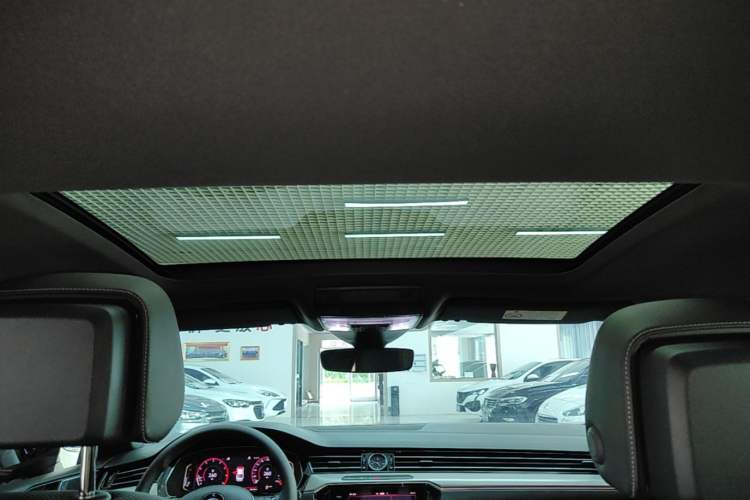 Used Volkswagen FAW-Volkswagen CC 2020 330TSI Glamour Edition China VI Standard Headliner