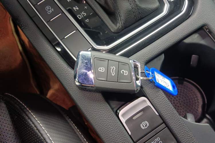 Used Volkswagen FAW-Volkswagen CC 2020 330TSI Glamour Edition China VI Standard Interior 1