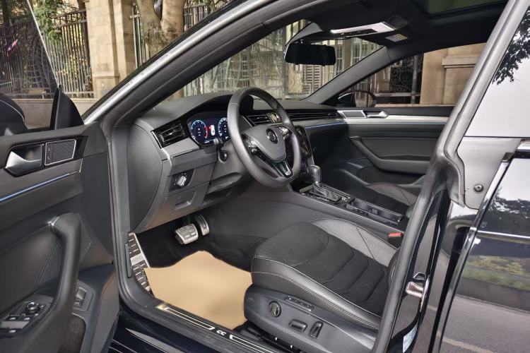 Used Volkswagen FAW-Volkswagen CC 2020 330TSI Glamour Edition China VI Standard Interior 1