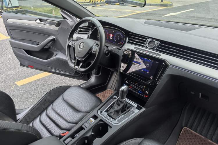 Used Volkswagen FAW-Volkswagen CC 2020 330TSI Glamour Edition China VI Standard Interior 5