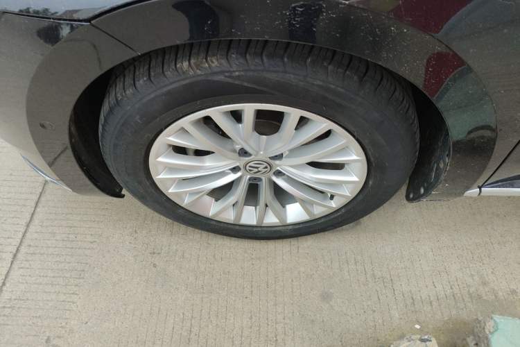 Used Volkswagen FAW-Volkswagen CC 2020 330TSI Glamour Edition China VI Standard Left Front Wheel Hub