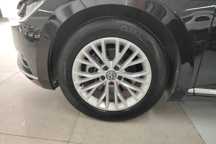 Used Volkswagen FAW-Volkswagen CC 2020 330TSI Glamour Edition China VI Standard Left Front Wheel Hub