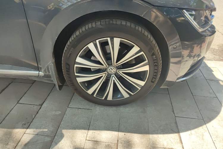 Used Volkswagen FAW-Volkswagen CC 2020 330TSI Glamour Edition China VI Standard Right Front Wheel Hub