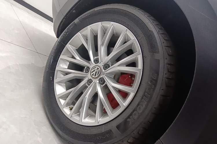 Used Volkswagen FAW-Volkswagen CC 2020 330TSI Glamour Edition China VI Standard Right Rear Wheel Hub