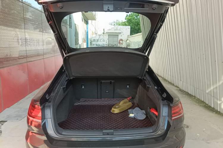 Used Volkswagen FAW-Volkswagen CC 2020 330TSI Glamour Edition China VI Standard Trunk