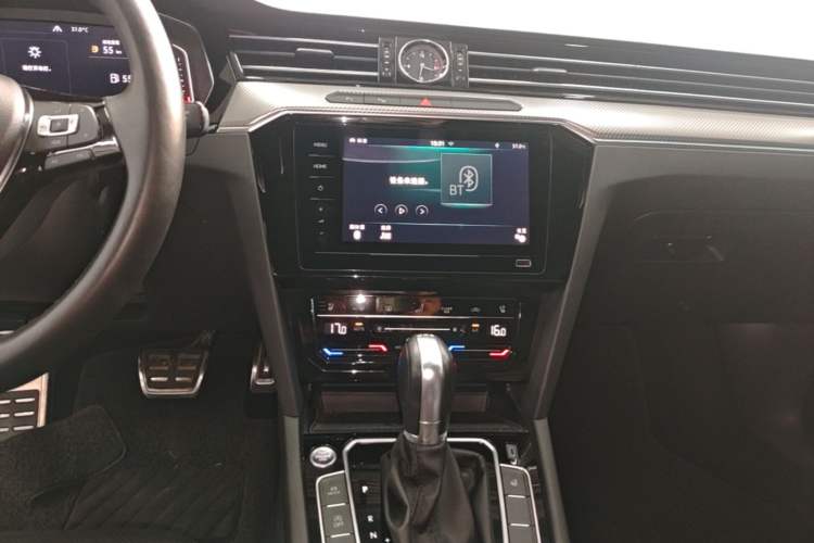 Used Volkswagen FAW-Volkswagen CC 2020 330TSI Glamour Edition China VI Standard Audio And AC Panel