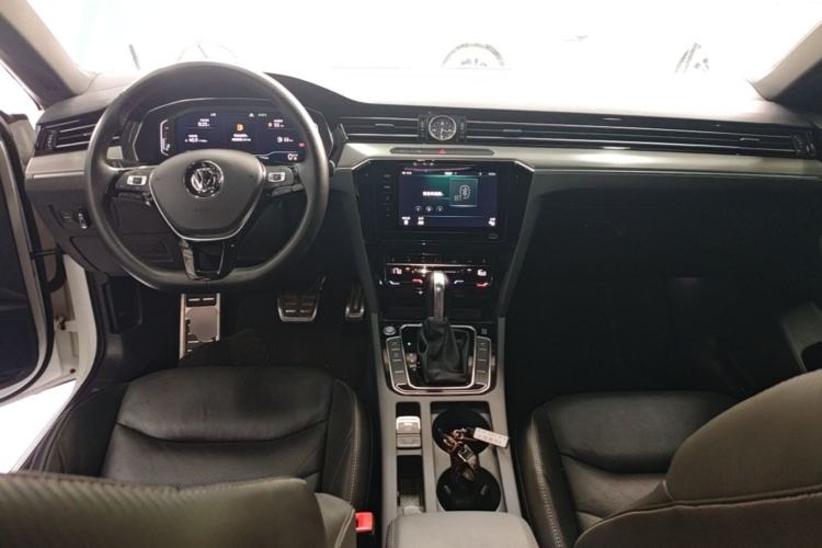 Used Volkswagen FAW-Volkswagen CC 2020 330TSI Glamour Edition China VI Standard Center Console