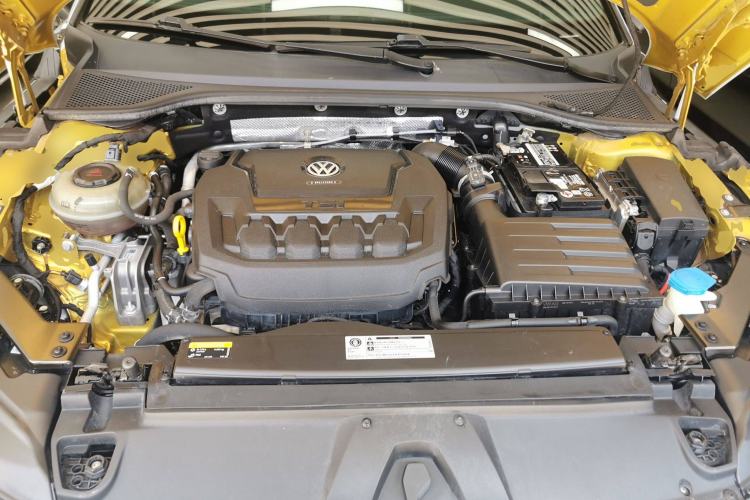 Used Volkswagen FAW-Volkswagen CC 2020 330TSI Glamour Edition China VI Standard Engine Bay