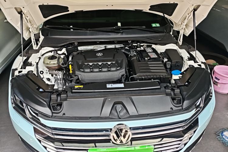 Used Volkswagen FAW-Volkswagen CC 2020 330TSI Glamour Edition China VI Standard Engine Bay