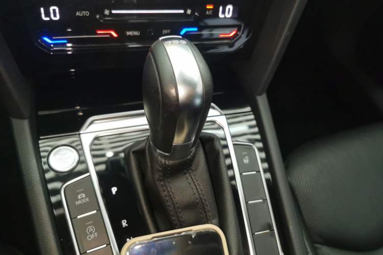 Used Volkswagen FAW-Volkswagen CC 2020 330TSI Glamour Edition China VI Standard Gear Lever