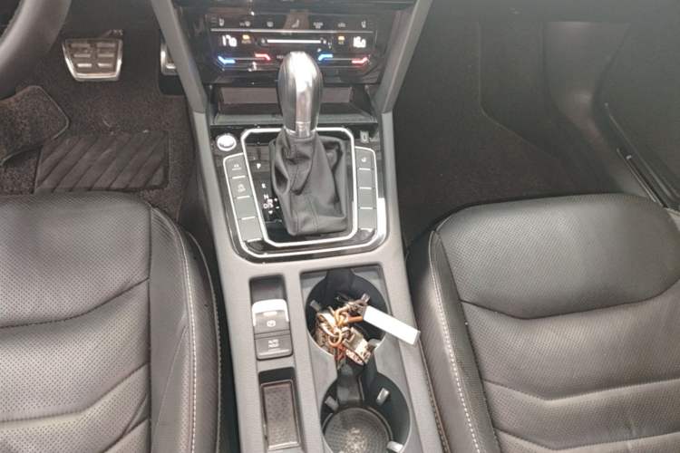 Used Volkswagen FAW-Volkswagen CC 2020 330TSI Glamour Edition China VI Standard Gear Lever