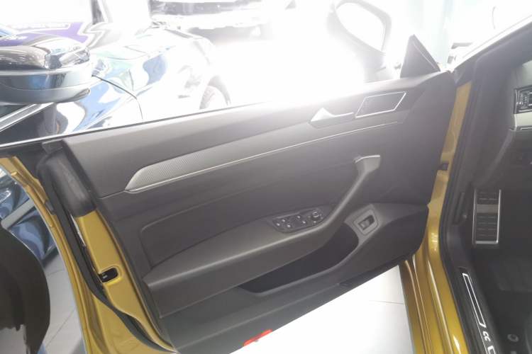 Used Volkswagen FAW-Volkswagen CC 2020 330TSI Glamour Edition China VI Standard Left Front Door Interior