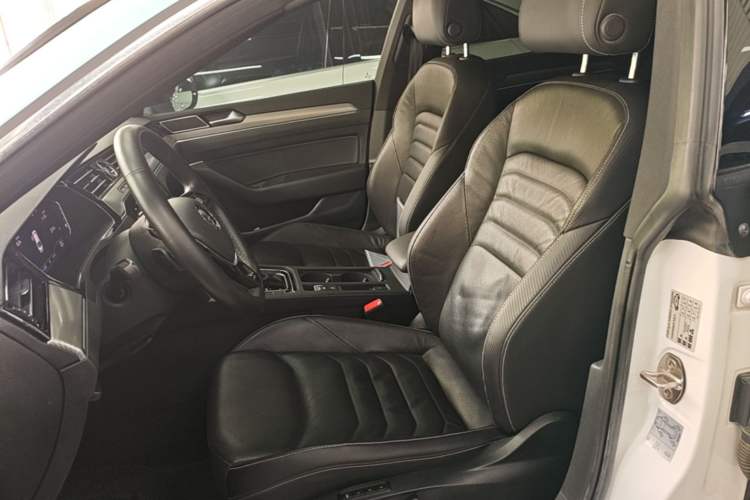 Used Volkswagen FAW-Volkswagen CC 2020 330TSI Glamour Edition China VI Standard Left Front Seat