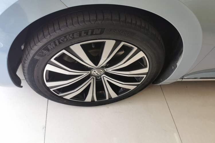 Used Volkswagen FAW-Volkswagen CC 2020 330TSI Glamour Edition China VI Standard Left Front Wheel Hub