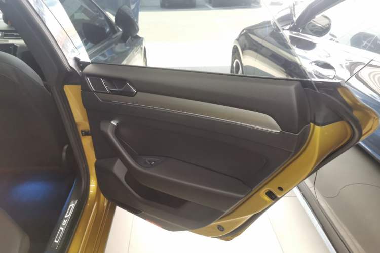 Used Volkswagen FAW-Volkswagen CC 2020 330TSI Glamour Edition China VI Standard Right Rear Door Interior