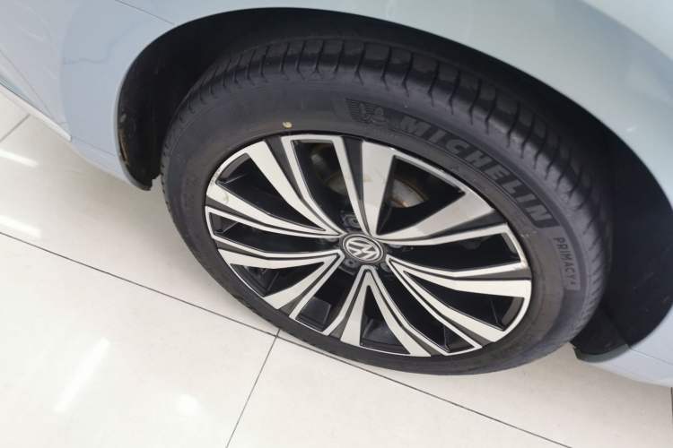 Used Volkswagen FAW-Volkswagen CC 2020 330TSI Glamour Edition China VI Standard Right Rear Wheel Hub