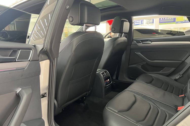 Used Volkswagen FAW-Volkswagen CC 2020 330TSI Glamour Edition China VI Standard Interior 2