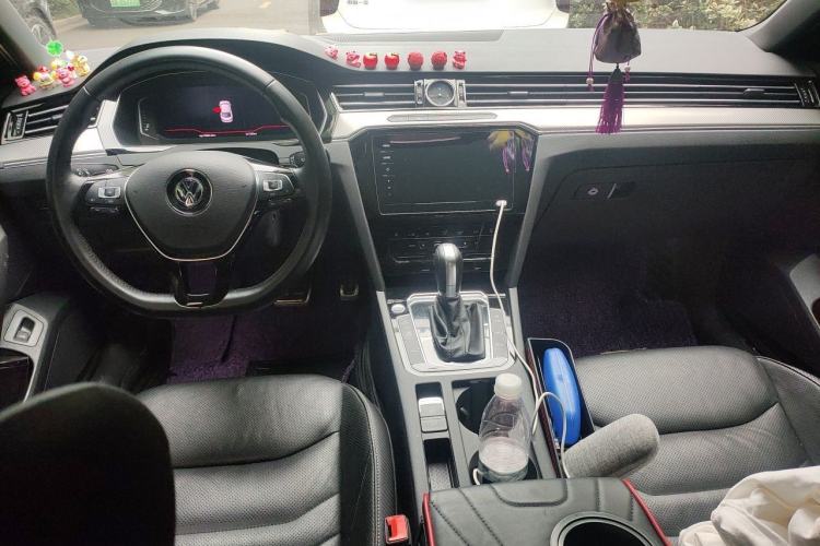 Used Volkswagen FAW-Volkswagen CC 2020 330TSI Glamour Edition China VI Standard Center Console