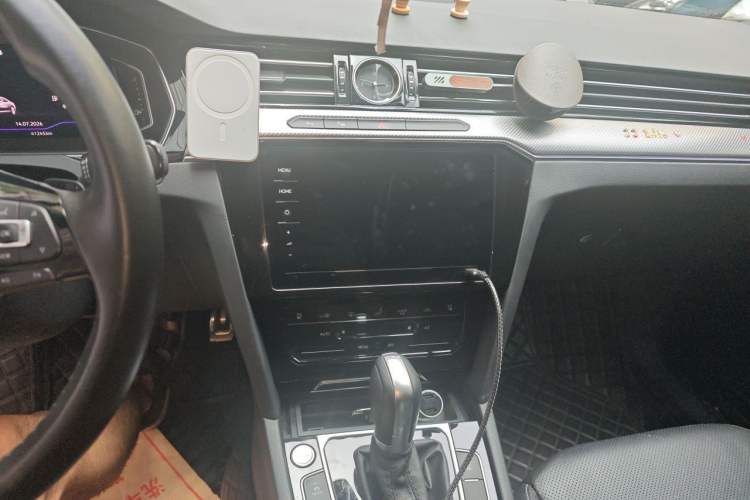 Used Volkswagen FAW-Volkswagen CC 2020 330TSI Glamour Edition China VI Standard Audio And AC Panel