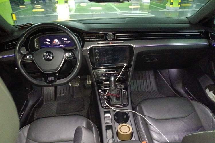 Used Volkswagen FAW-Volkswagen CC 2020 330TSI Glamour Edition China VI Standard Center Console