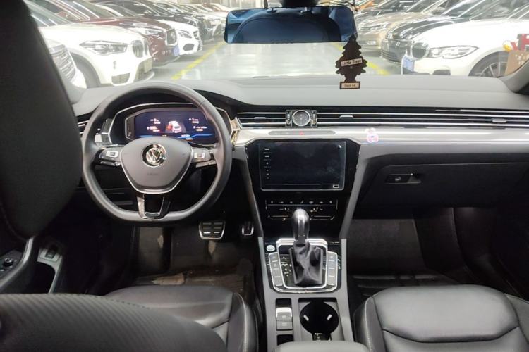 Used Volkswagen FAW-Volkswagen CC 2020 330TSI Glamour Edition China VI Standard Center Console