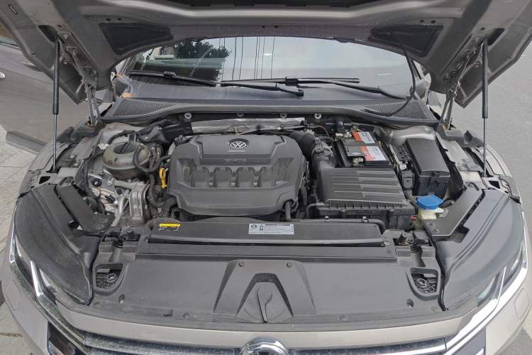 Used Volkswagen FAW-Volkswagen CC 2020 330TSI Glamour Edition China VI Standard Engine Bay