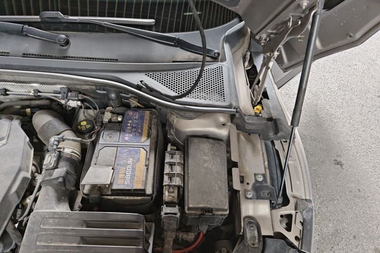 Used Volkswagen FAW-Volkswagen CC 2020 330TSI Glamour Edition China VI Standard Engine Bay Left
