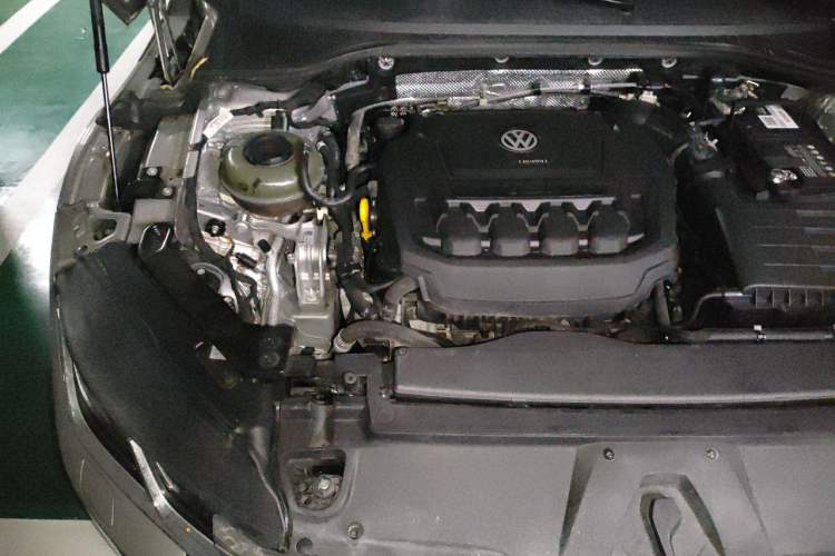 Used Volkswagen FAW-Volkswagen CC 2020 330TSI Glamour Edition China VI Standard Engine Bay Right