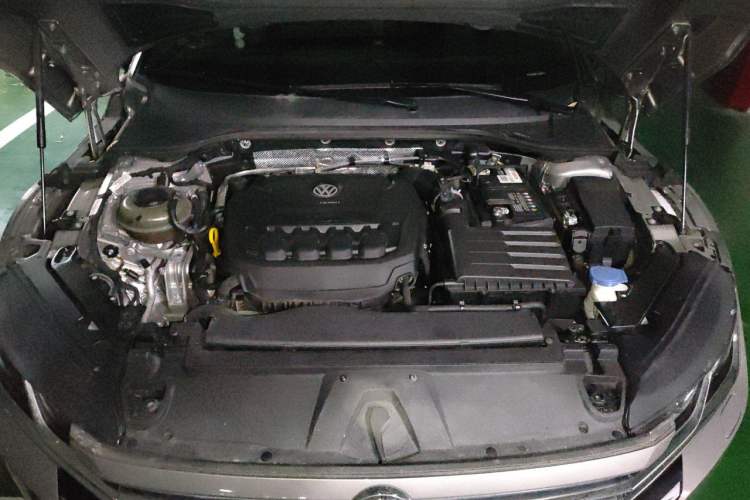 Used Volkswagen FAW-Volkswagen CC 2020 330TSI Glamour Edition China VI Standard Engine Bay