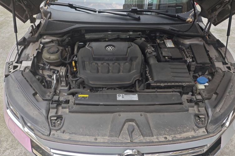 Used Volkswagen FAW-Volkswagen CC 2020 330TSI Glamour Edition China VI Standard Engine Bay