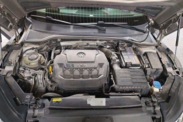 Used Volkswagen FAW-Volkswagen CC 2020 330TSI Glamour Edition China VI Standard Engine Bay