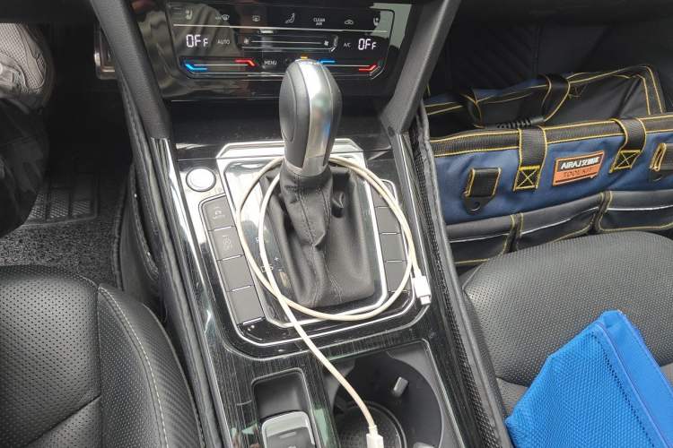 Used Volkswagen FAW-Volkswagen CC 2020 330TSI Glamour Edition China VI Standard Gear Lever