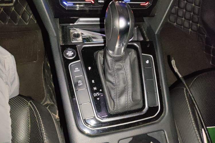 Used Volkswagen FAW-Volkswagen CC 2020 330TSI Glamour Edition China VI Standard Gear Lever