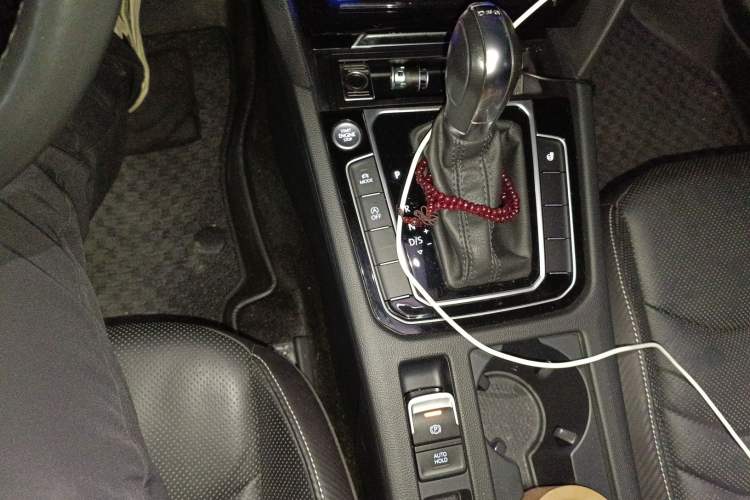 Used Volkswagen FAW-Volkswagen CC 2020 330TSI Glamour Edition China VI Standard Gear Lever