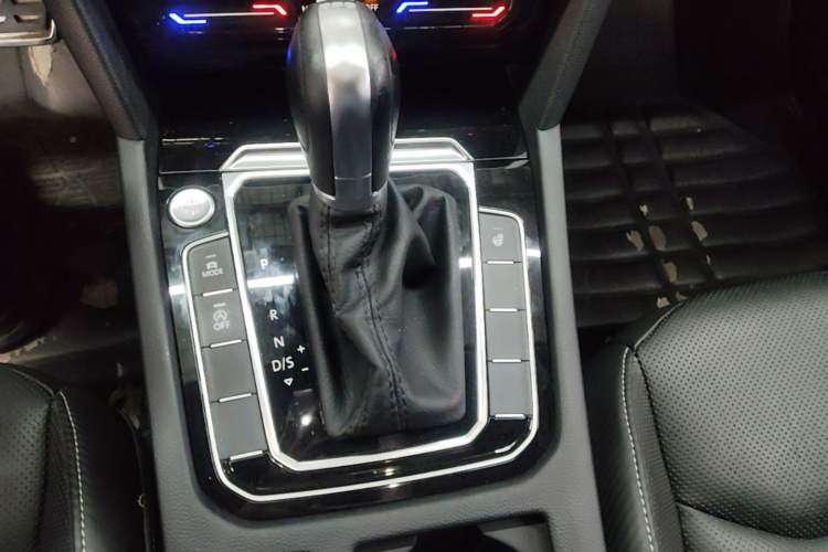 Used Volkswagen FAW-Volkswagen CC 2020 330TSI Glamour Edition China VI Standard Gear Lever