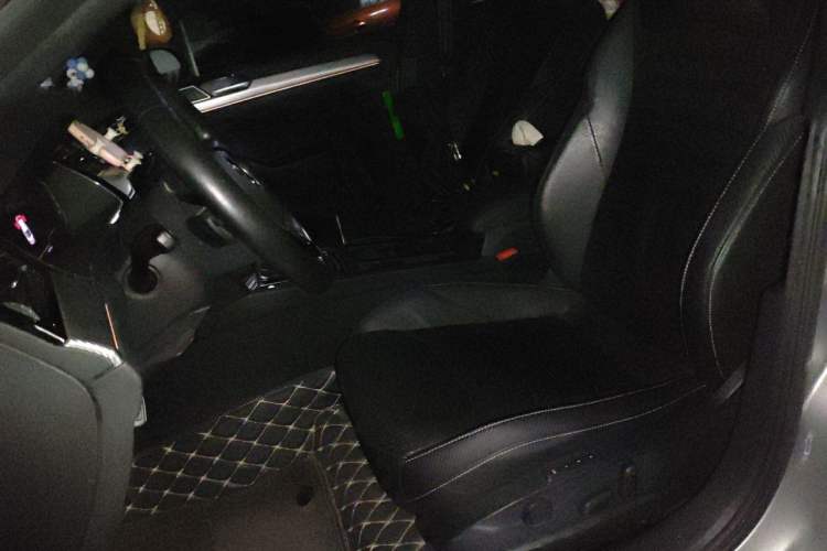 Used Volkswagen FAW-Volkswagen CC 2020 330TSI Glamour Edition China VI Standard Left Front Seat
