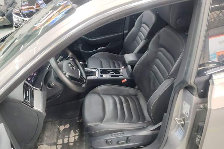Used Volkswagen FAW-Volkswagen CC 2020 330TSI Glamour Edition China VI Standard Left Front Seat